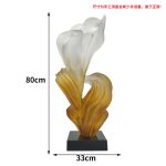 Modern minimalist hotel entrance foyer soft decoration with a high-end feel, niche transparent ornaments, resin sculptures, and artworks