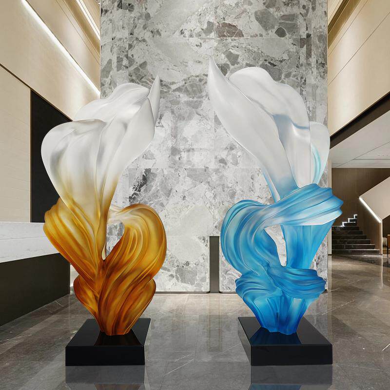Modern minimalist hotel entrance foyer soft decoration with a high-end feel, niche transparent ornaments, resin sculptures, and artworks